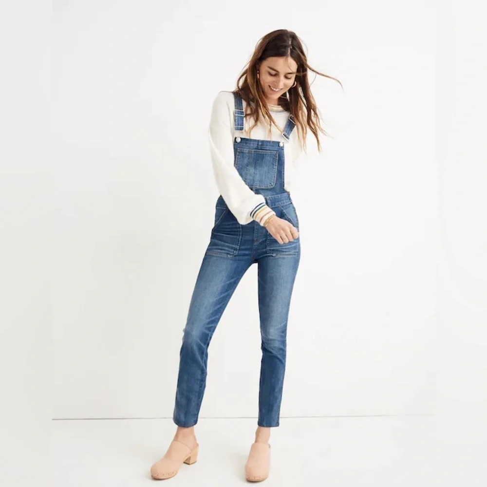 MADEWELL, skinny leg, denim blue overalls, in Jansing wash. Size large. - Picture 6 of 7